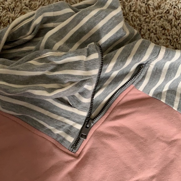 M Maurices sweatshirt - Picture 3 of 5